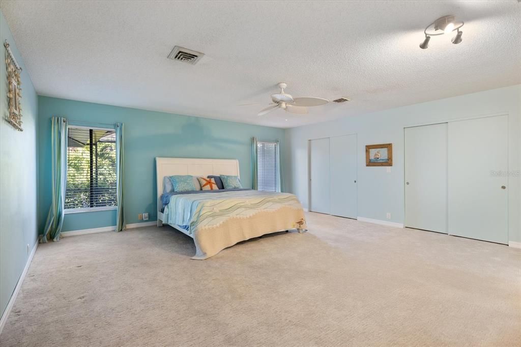 For Sale: $895,000 (3 beds, 2 baths, 2676 Square Feet)