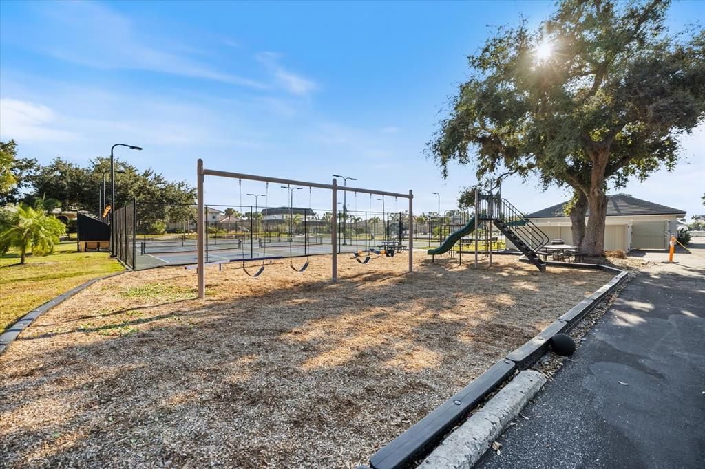 For Sale: $895,000 (3 beds, 2 baths, 2676 Square Feet)