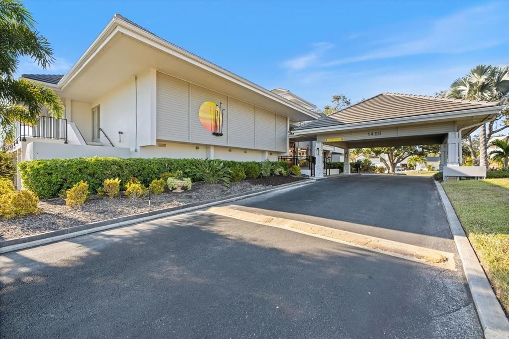 For Sale: $895,000 (3 beds, 2 baths, 2676 Square Feet)