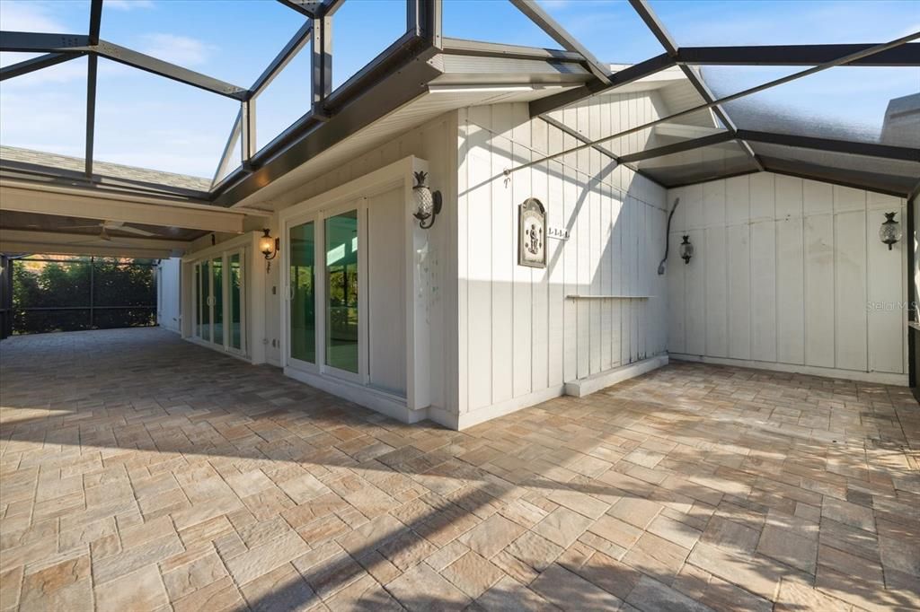 For Sale: $895,000 (3 beds, 2 baths, 2676 Square Feet)