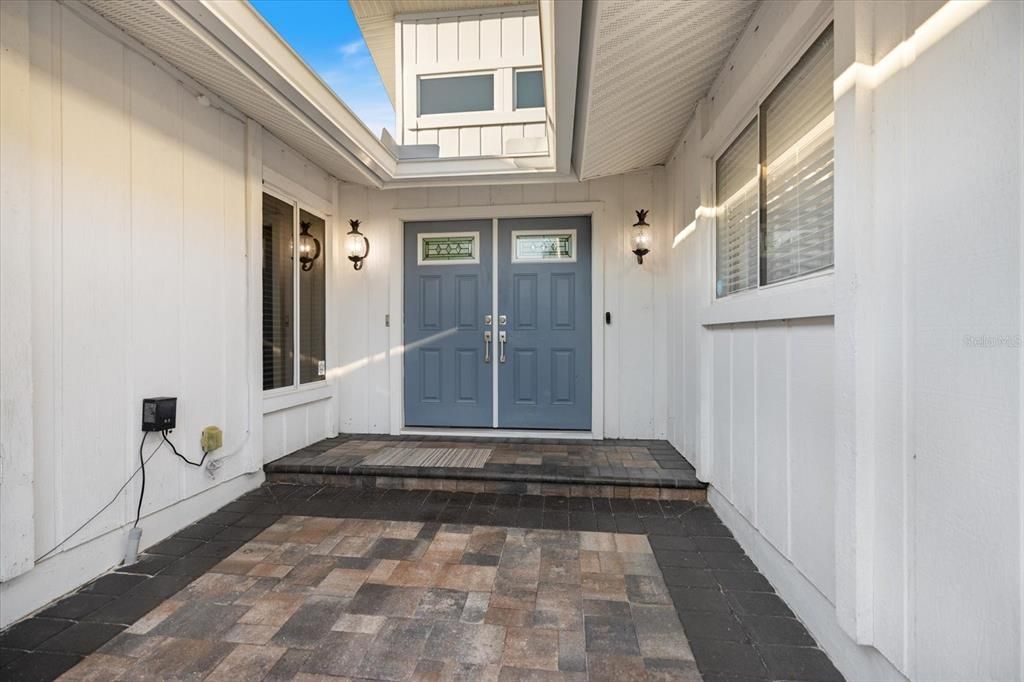 For Sale: $895,000 (3 beds, 2 baths, 2676 Square Feet)