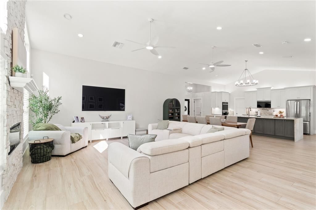 En Venta: $849,900 (4 camas, 3 baños, 2952 Pies cuadrados)