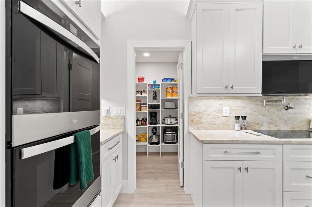 En Venta: $849,900 (4 camas, 3 baños, 2952 Pies cuadrados)