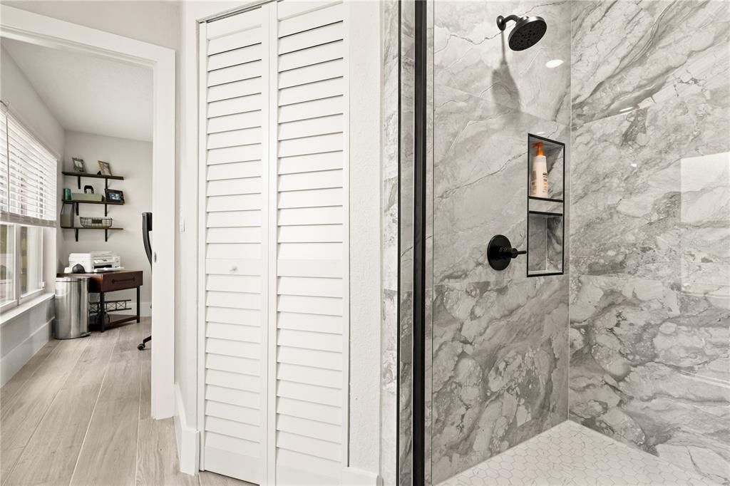 En Venta: $849,900 (4 camas, 3 baños, 2952 Pies cuadrados)