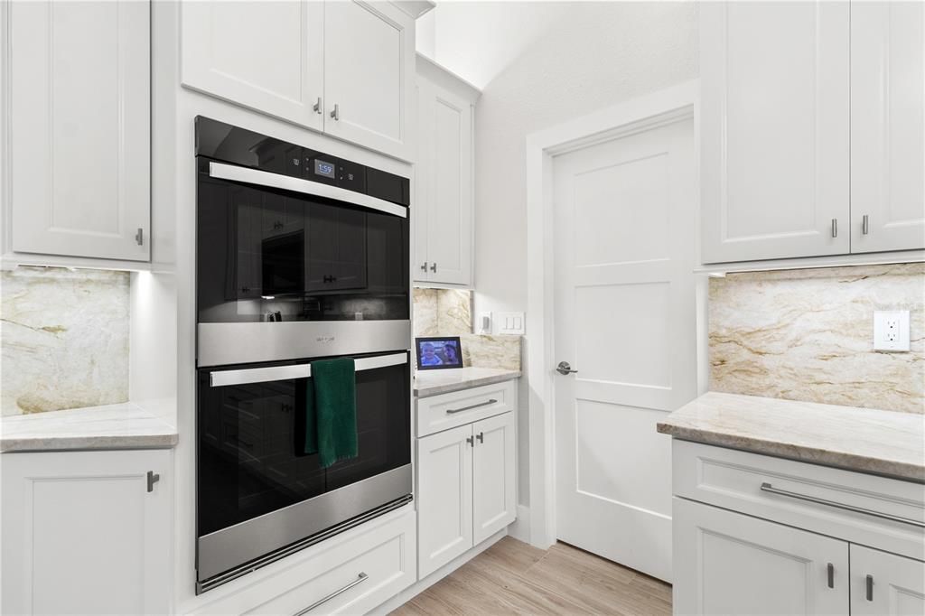 En Venta: $849,900 (4 camas, 3 baños, 2952 Pies cuadrados)