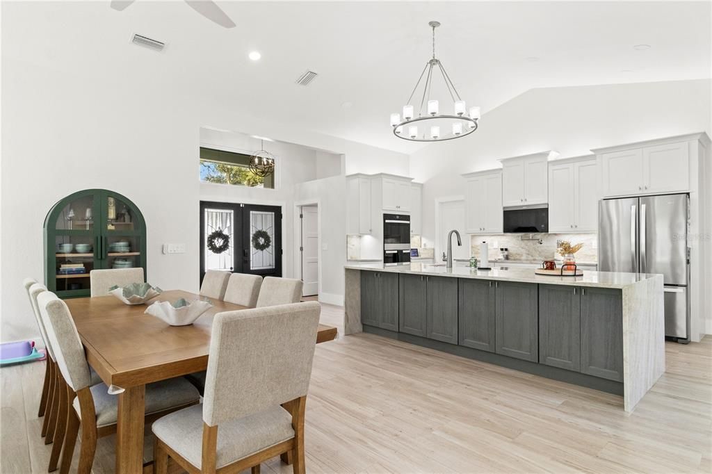 En Venta: $849,900 (4 camas, 3 baños, 2952 Pies cuadrados)