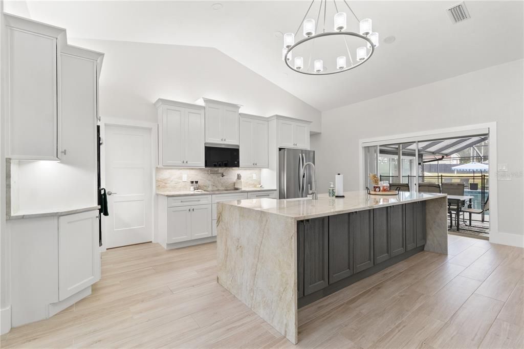 En Venta: $849,900 (4 camas, 3 baños, 2952 Pies cuadrados)