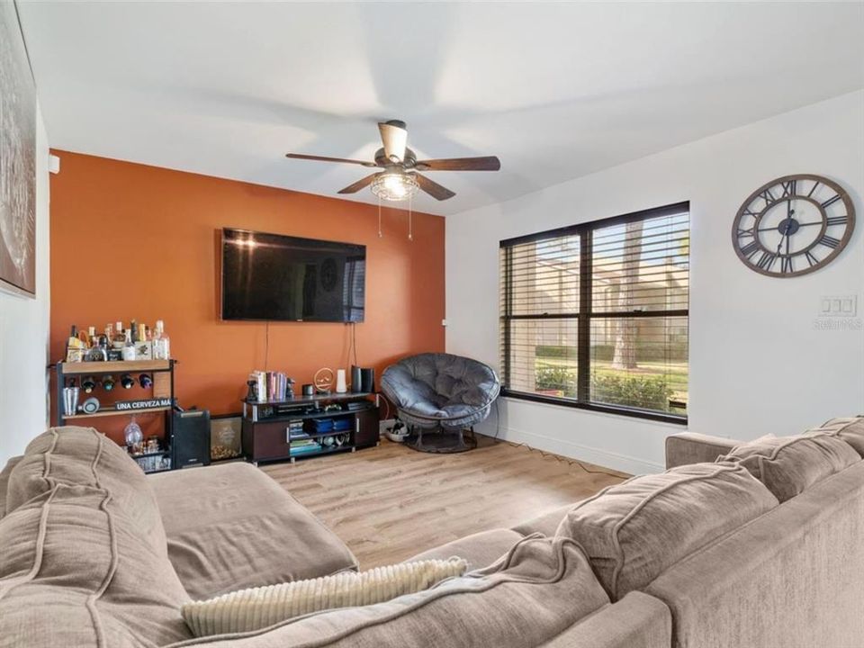 For Sale: $269,000 (3 beds, 2 baths, 1486 Square Feet)