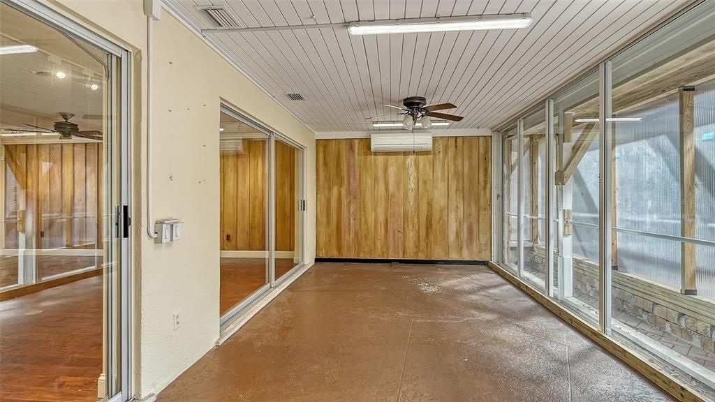 Под контрактом: $1,539,000 (3 спален, 2 ванн, 1660 Квадратных фут)