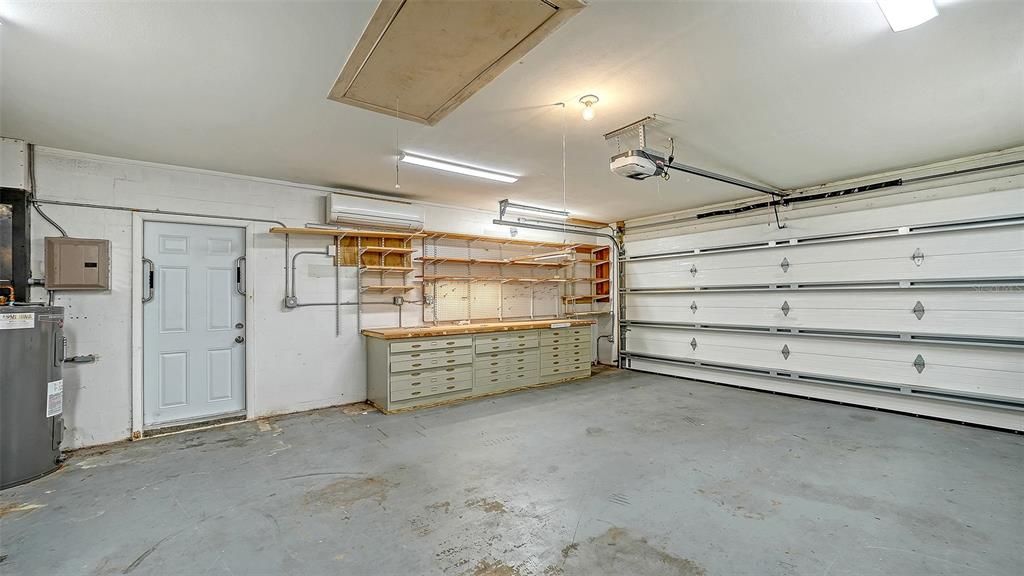 Под контрактом: $1,539,000 (3 спален, 2 ванн, 1660 Квадратных фут)