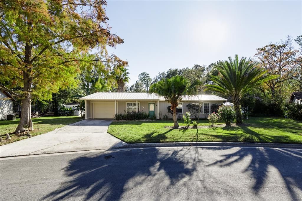 Active With Contract: $299,900 (3 beds, 2 baths, 1176 Square Feet)