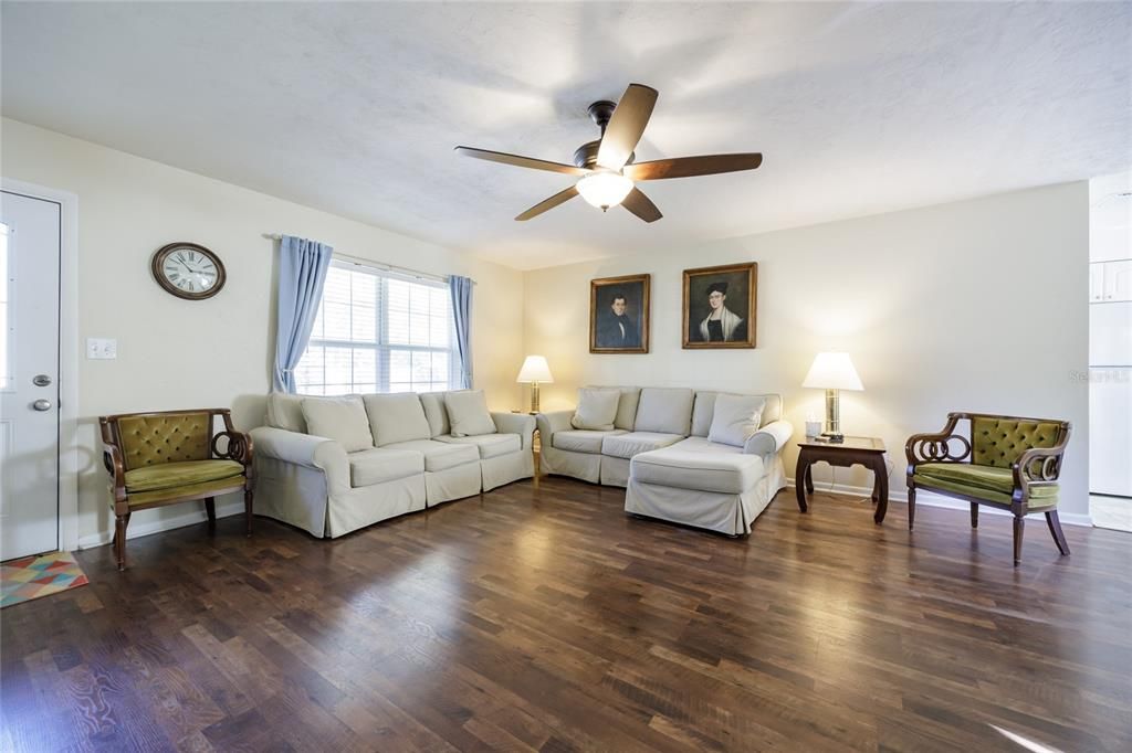 Active With Contract: $299,900 (3 beds, 2 baths, 1176 Square Feet)