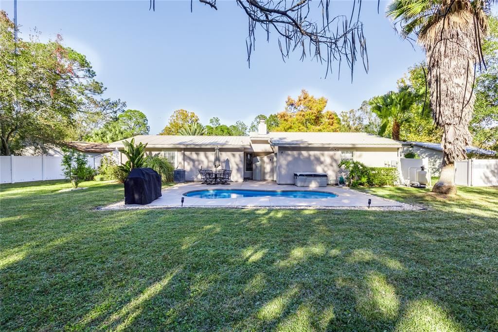 Active With Contract: $299,900 (3 beds, 2 baths, 1176 Square Feet)