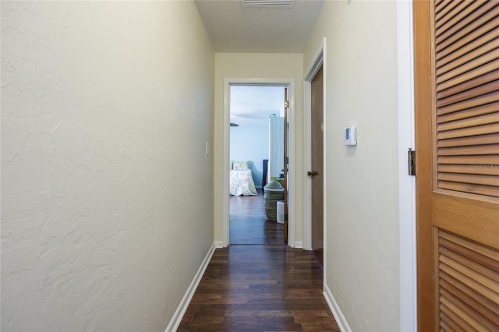 Active With Contract: $299,900 (3 beds, 2 baths, 1176 Square Feet)