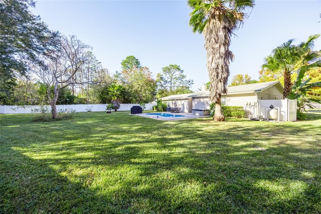 Active With Contract: $299,900 (3 beds, 2 baths, 1176 Square Feet)