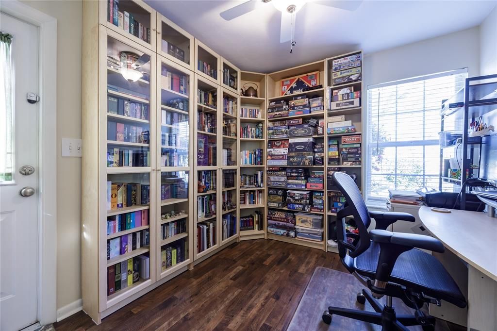 Active With Contract: $299,900 (3 beds, 2 baths, 1176 Square Feet)