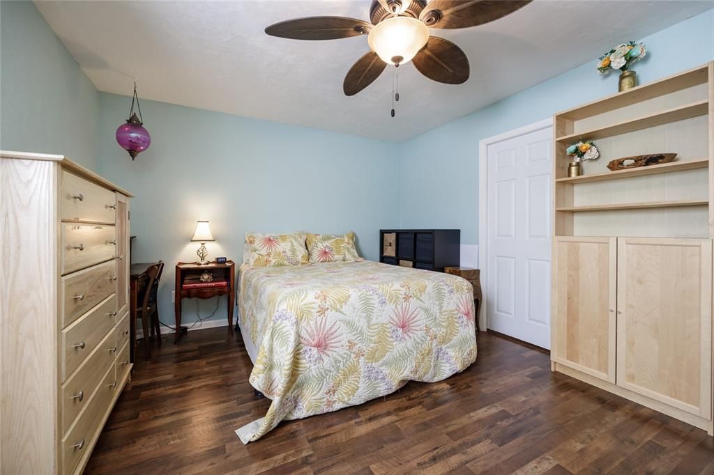 Active With Contract: $299,900 (3 beds, 2 baths, 1176 Square Feet)