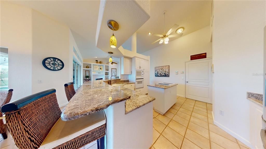 Activo con contrato: $679,000 (3 camas, 2 baños, 2174 Pies cuadrados)