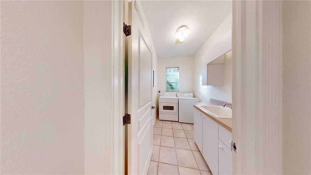 Activo con contrato: $679,000 (3 camas, 2 baños, 2174 Pies cuadrados)