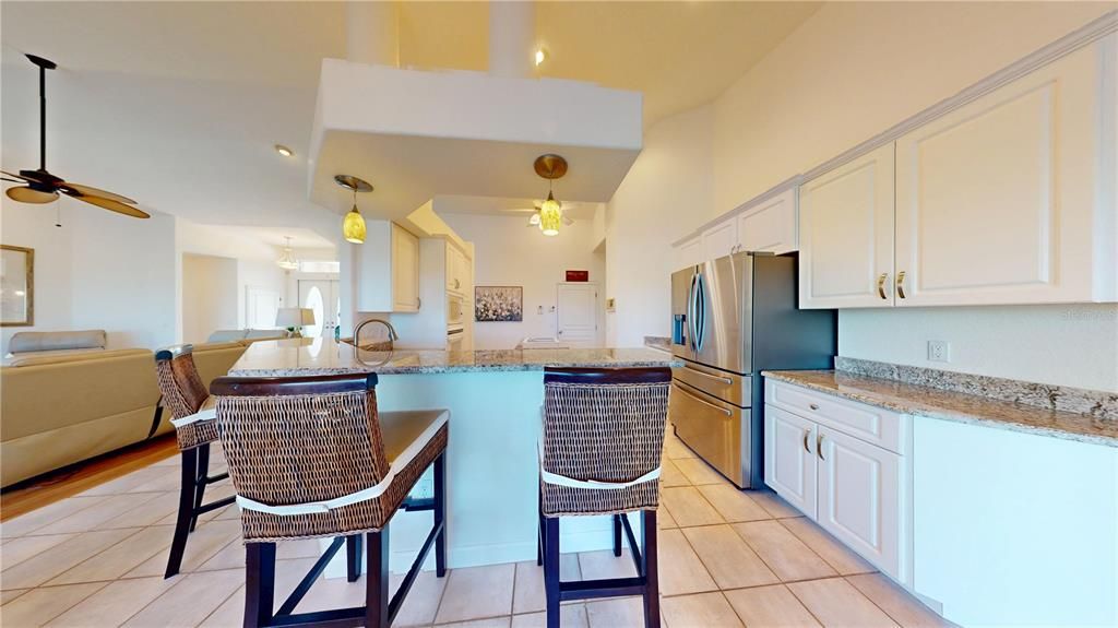 Activo con contrato: $679,000 (3 camas, 2 baños, 2174 Pies cuadrados)