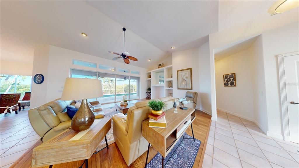 Activo con contrato: $679,000 (3 camas, 2 baños, 2174 Pies cuadrados)