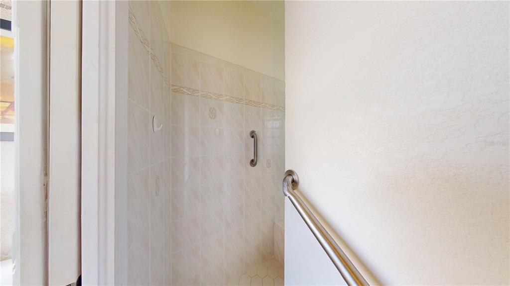 Activo con contrato: $679,000 (3 camas, 2 baños, 2174 Pies cuadrados)