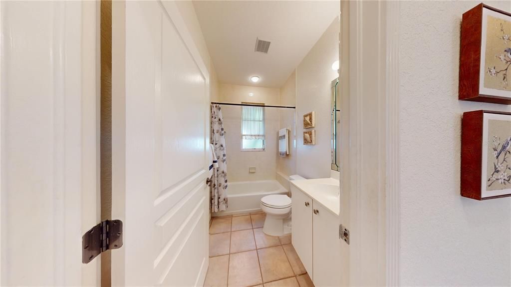 Activo con contrato: $679,000 (3 camas, 2 baños, 2174 Pies cuadrados)