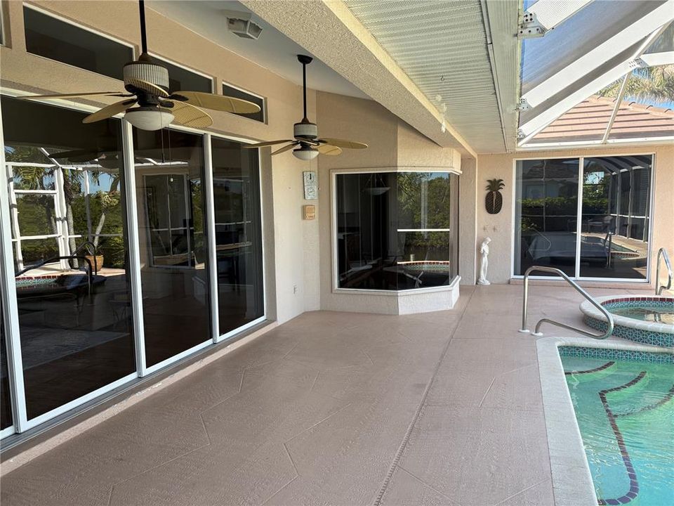 Activo con contrato: $679,000 (3 camas, 2 baños, 2174 Pies cuadrados)