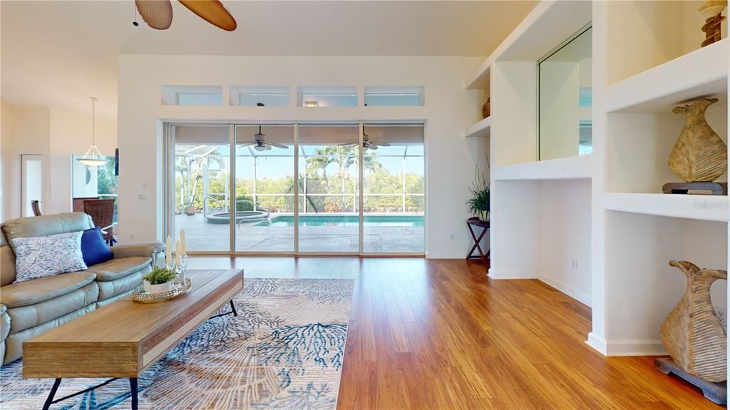 Activo con contrato: $679,000 (3 camas, 2 baños, 2174 Pies cuadrados)