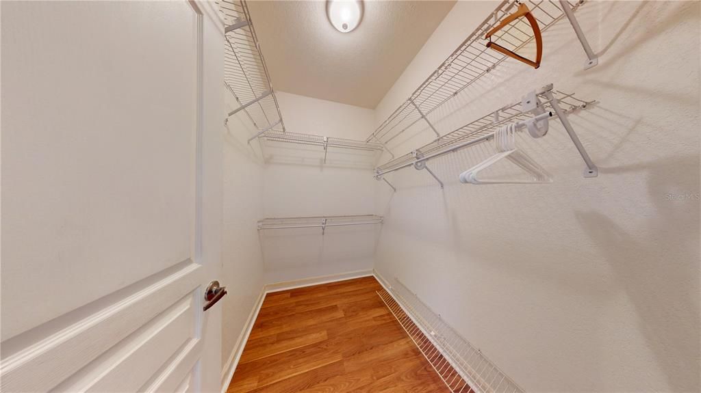 Activo con contrato: $679,000 (3 camas, 2 baños, 2174 Pies cuadrados)