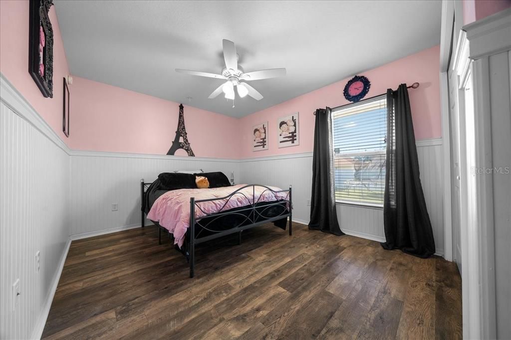 En Venta: $389,900 (4 camas, 3 baños, 2283 Pies cuadrados)