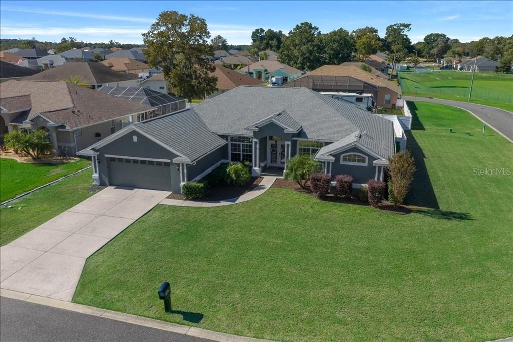 En Venta: $389,900 (4 camas, 3 baños, 2283 Pies cuadrados)