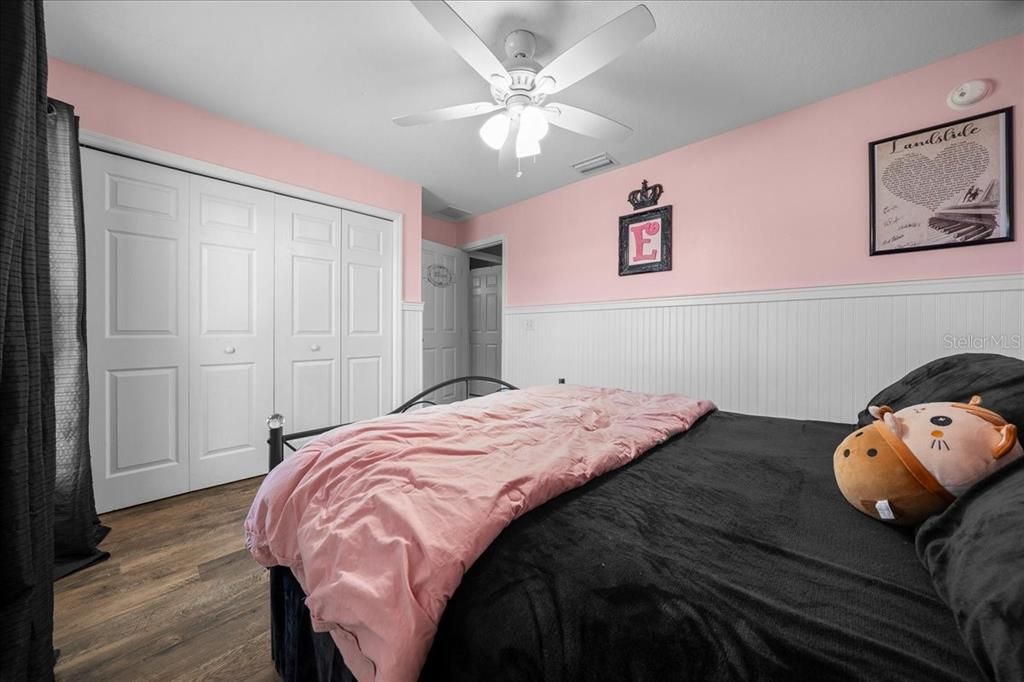 En Venta: $389,900 (4 camas, 3 baños, 2283 Pies cuadrados)