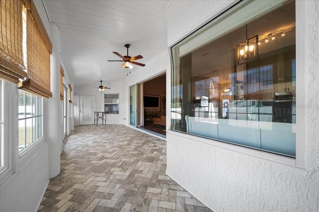 En Venta: $389,900 (4 camas, 3 baños, 2283 Pies cuadrados)