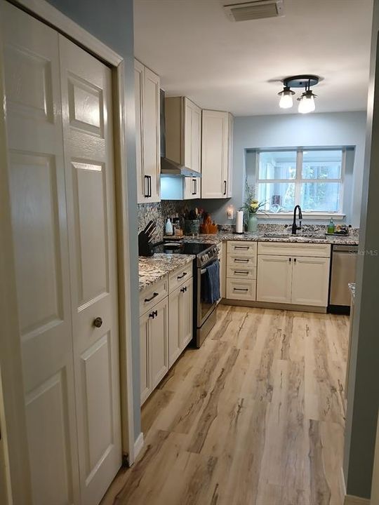 待售: $359,000 (3 贝兹, 2 浴室, 1619 平方英尺)