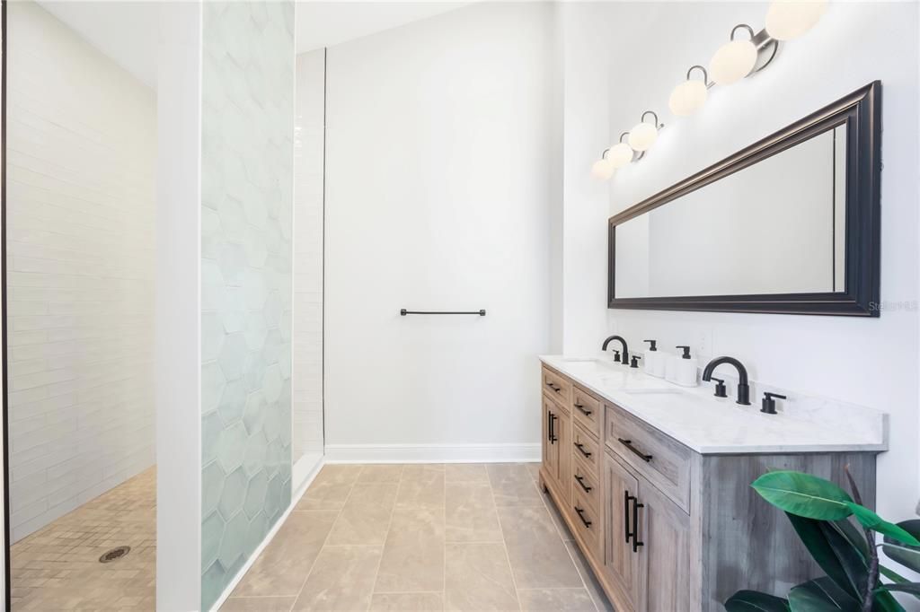 На продажу: $749,900 (4 спален, 3 ванн, 2650 Квадратных фут)