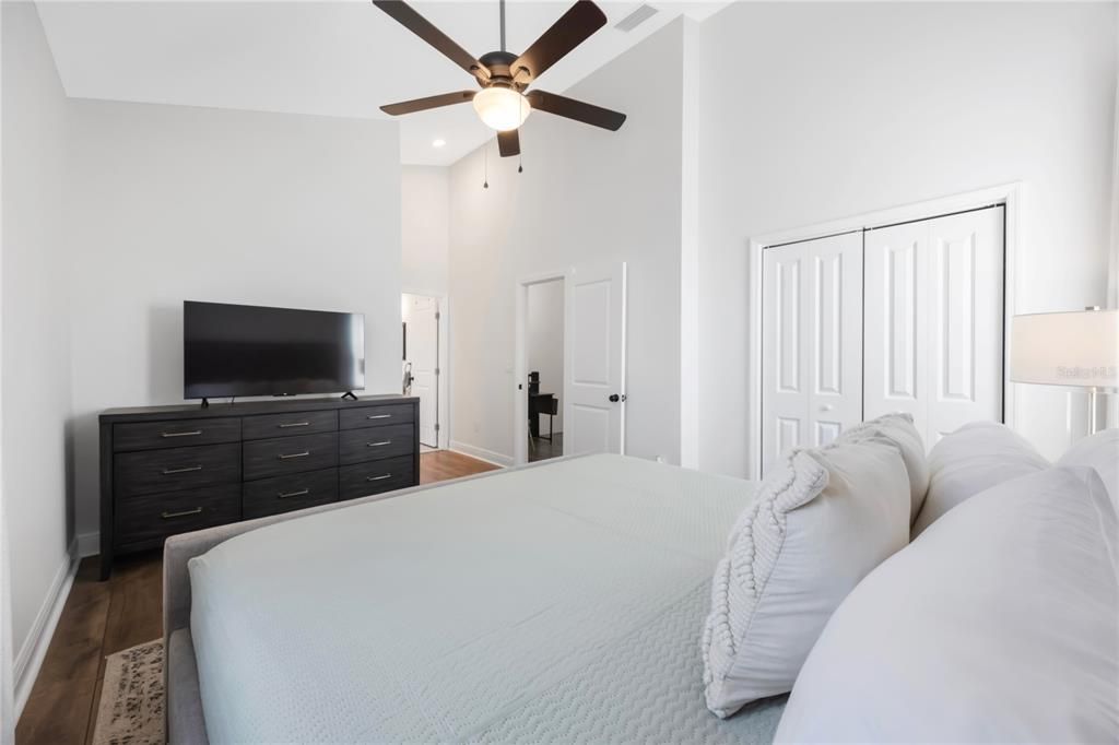 На продажу: $749,900 (4 спален, 3 ванн, 2650 Квадратных фут)