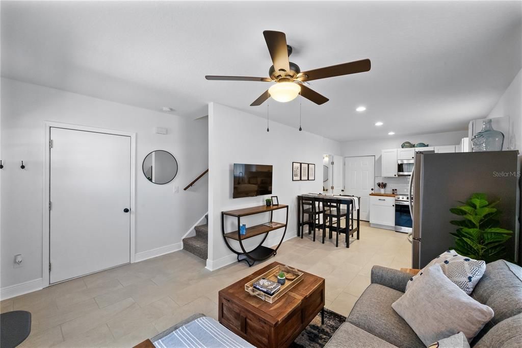 На продажу: $749,900 (4 спален, 3 ванн, 2650 Квадратных фут)