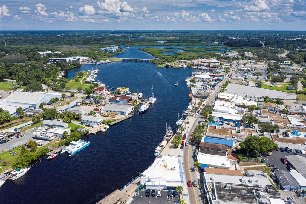 На продажу: $749,900 (4 спален, 3 ванн, 2650 Квадратных фут)