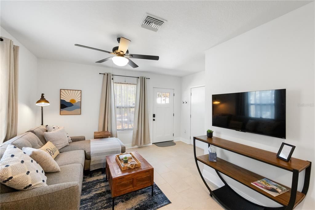 На продажу: $749,900 (4 спален, 3 ванн, 2650 Квадратных фут)