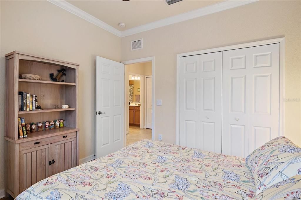 Под контрактом: $378,000 (2 спален, 2 ванн, 1545 Квадратных фут)