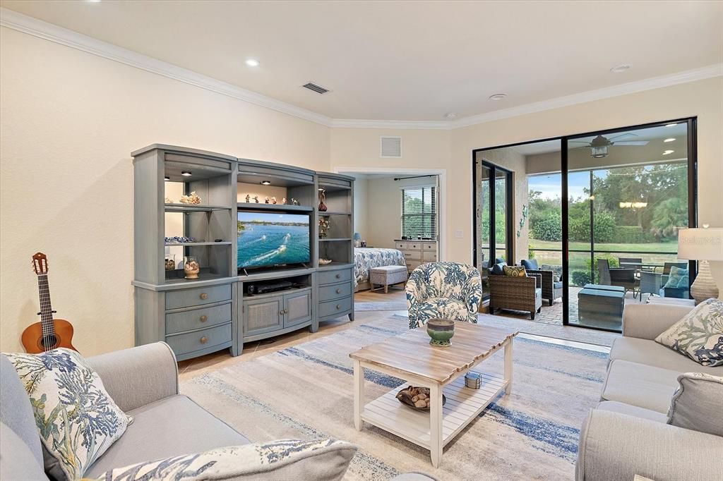 Под контрактом: $378,000 (2 спален, 2 ванн, 1545 Квадратных фут)