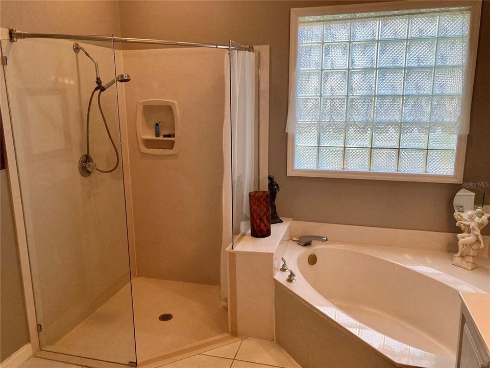 待售: $479,000 (2 贝兹, 2 浴室, 2790 平方英尺)