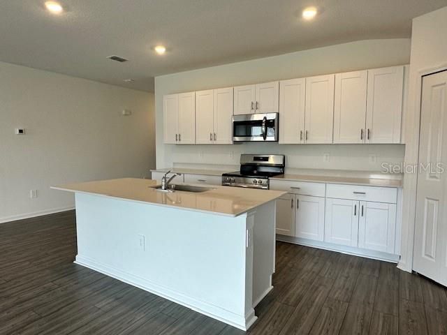 出租: $2,450 (4 贝兹, 3 浴室, 2172 平方英尺)