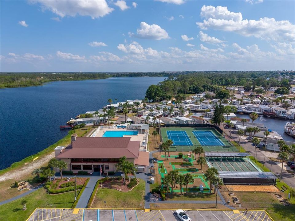 На продажу: $132,500 (1 спален, 1 ванн, 676 Квадратных фут)