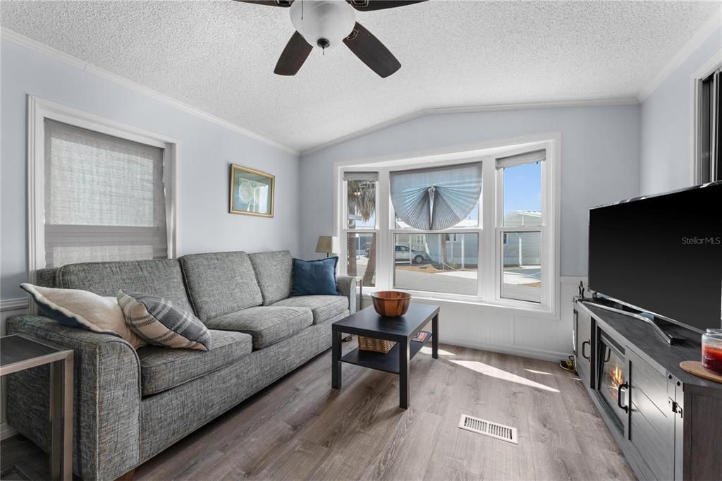 На продажу: $132,500 (1 спален, 1 ванн, 676 Квадратных фут)