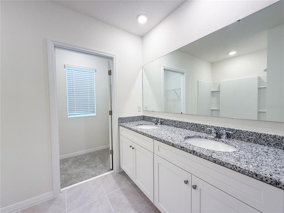 For Rent: $2,700 (5 beds, 3 baths, 2626 Square Feet)