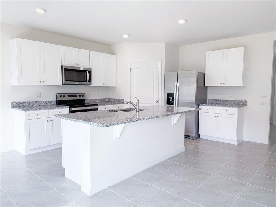 For Rent: $2,700 (5 beds, 3 baths, 2626 Square Feet)