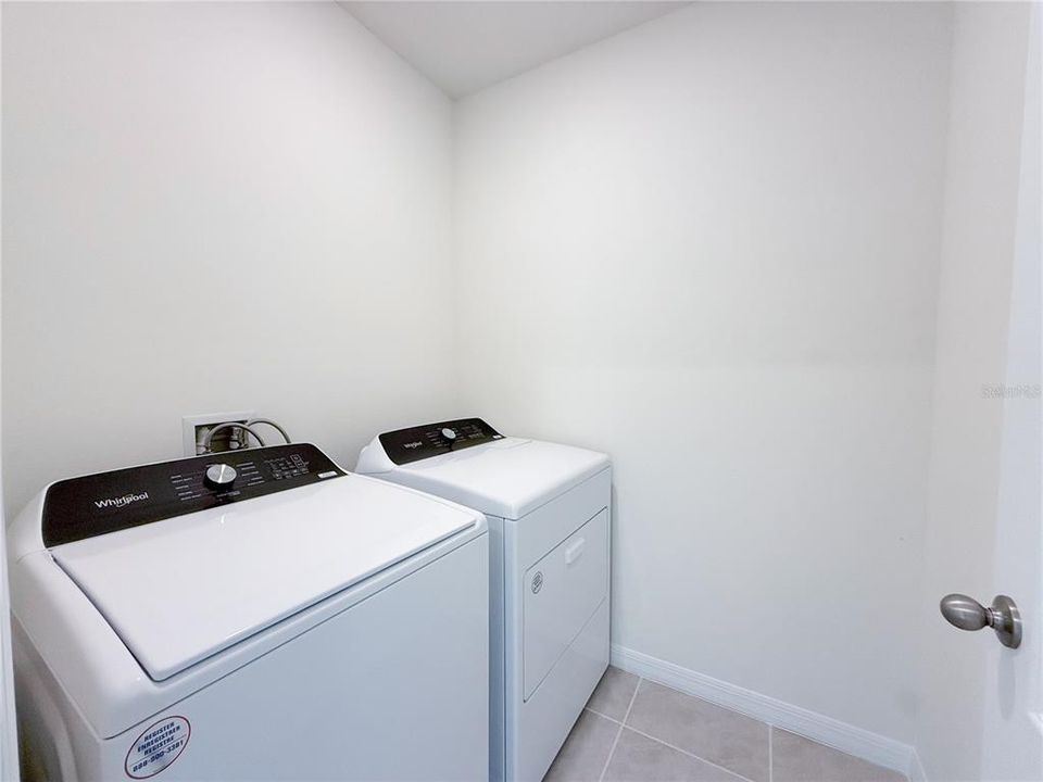 For Rent: $2,700 (5 beds, 3 baths, 2626 Square Feet)