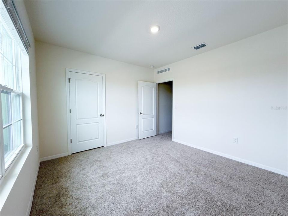 For Rent: $2,700 (5 beds, 3 baths, 2626 Square Feet)